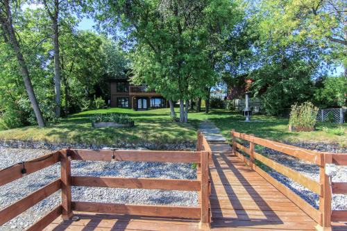 Magnifique chalet au bord du Lac-Saint-Jean