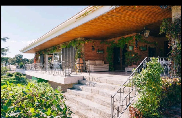 Magnifique villa avec vues superbes, air conditionné. Villa de lujo, mar a 10min