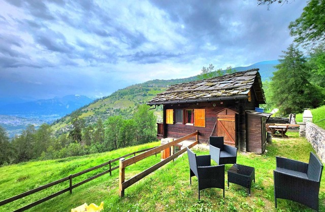 Magnifique Grange Rénovée Avec Atmosphère Cosy Dans le Val D'hérens