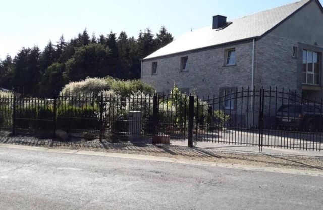 Magnifique logement de vacances en plein compagne et à 3 km de Bastogne (ville )