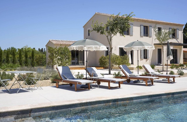 Magnifique Maison à 5 mn de Saint Rémy de Provence Avec Piscine, Cuisine D'été