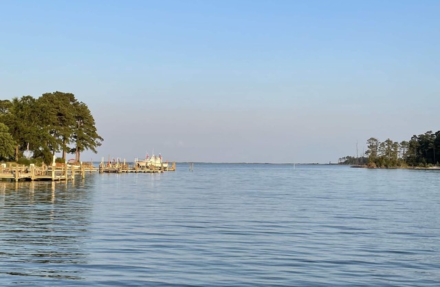 Magnolia Cottage a beautiful waterfront getaway