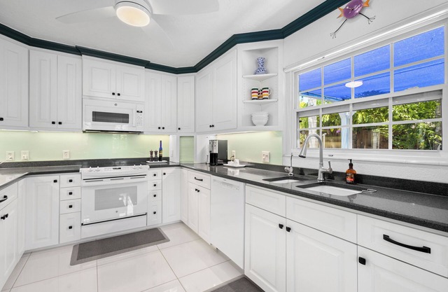 Magnolia Home in Longboat Key by RVA