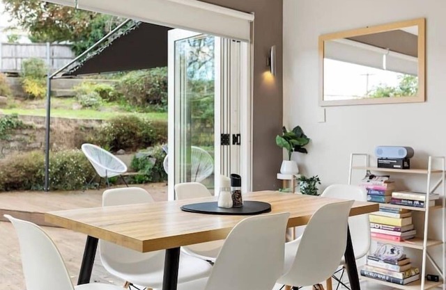 Magnolia House: Near the Cataract Gorge & Parking