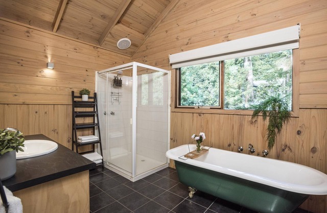 Magnolia Lodge - Cosy Lodge for Two! (infants welcome)