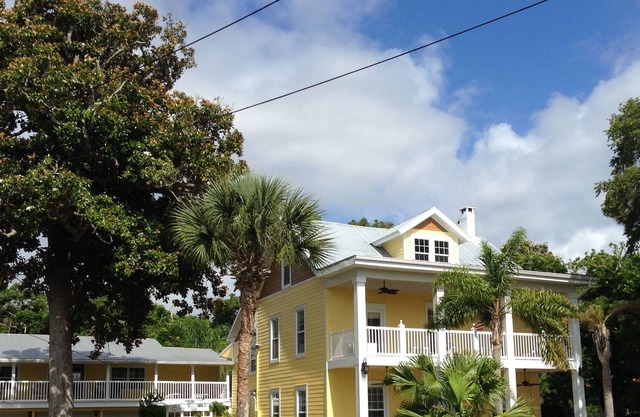 Magnolia Manor River House
