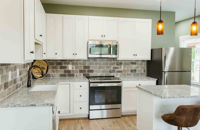Magnolia Manor: Two-Story, 6-Person Retreat, Balconies & Views!