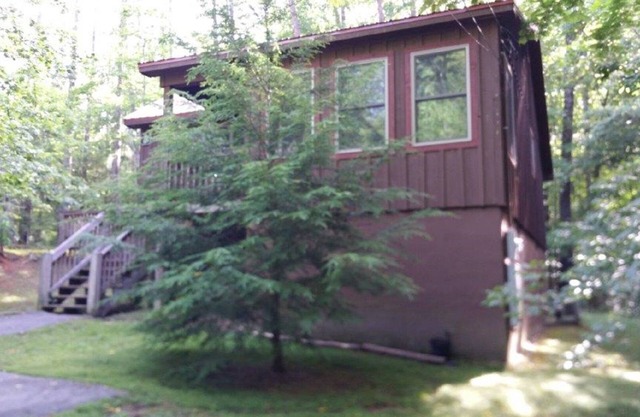 The Magnolia (Smokey Mtn Cabin with Hot Tub)