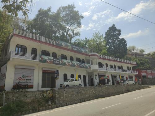 Mahadev Hotel And Restaurant