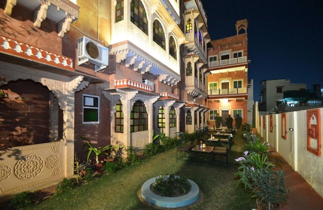 Mahal Khandela
