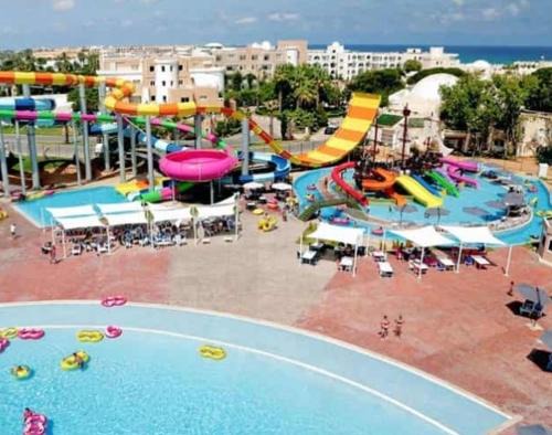 Mahdia Family Beach -FREE WIFI -Babysitter- Tourist guide