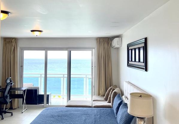 Maho Beach House - Grand Studio - OceanView Suite