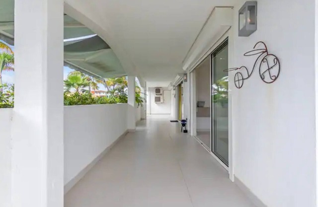 Maho Oceanfront Luxe: Modern and Spacious Condo