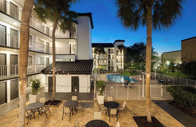 Mai Hana Hotel- Intl Drive, Trademark Collection by Wyndham
