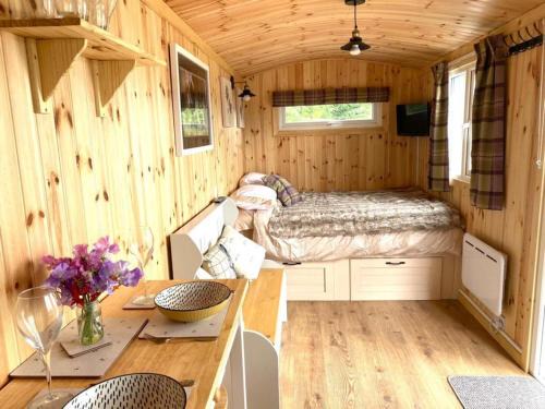 Mailer Farm Woodhead Shepherds Hut - Sleeps 2