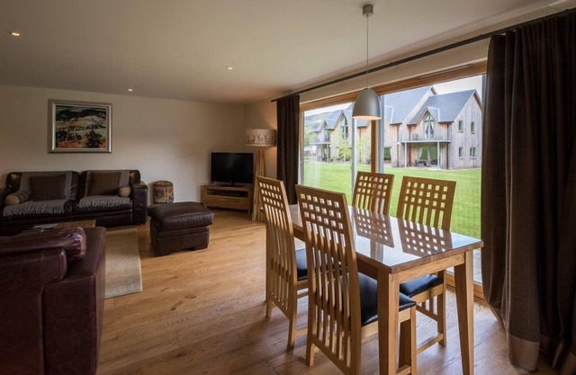 Mains of Taymouth, Kenmore ~ 5 * 3 The Gallops - Propiedad en la planta baja - capacidad para 4 personas en 2 habitaciones