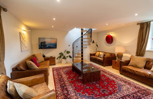 Mains of Taymouth, KENMORE ~ 5 * Mains Park Court - capacidad para 9 personas en 5 habitaciones