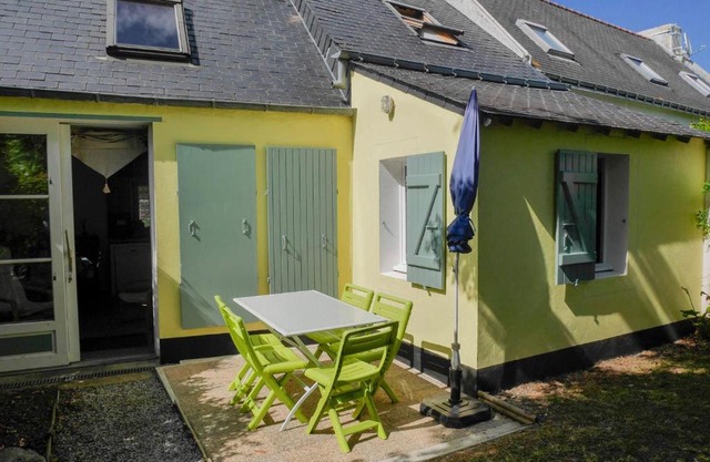 Maison 2 ch. à Locmaria, 800m de la plage, jardin clos, animaux OK, équipements complets - FR-1-418-158