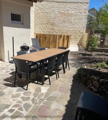 Maison 5 chambres 3sdb en ville avec piscine