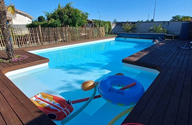Maison Avec Piscine Entre Bordeaux et Lacanau