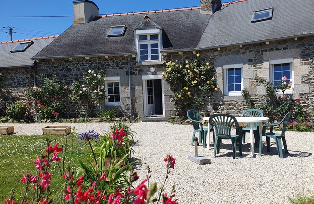 Maison Ancienne Bord de Mer, Plage 400 m, 9 Personnes, Baie de Saint Brieuc