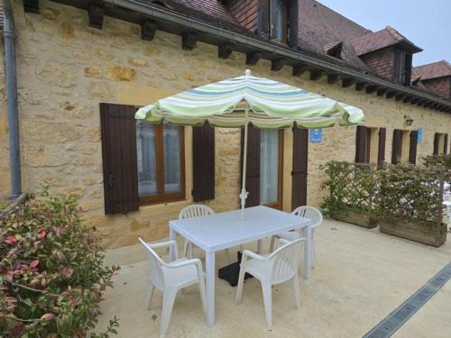 Maison au cœur de La Roche avec Wifi et jardin à 3 km de Cénac - FR-1-616-60