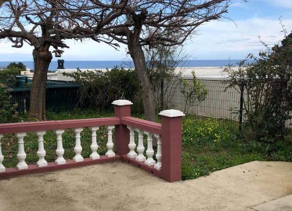Maison au calme avec terrain et vue sur la mer