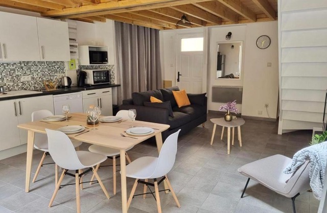 Maison avec Extérieur - Stationnement Gratuit