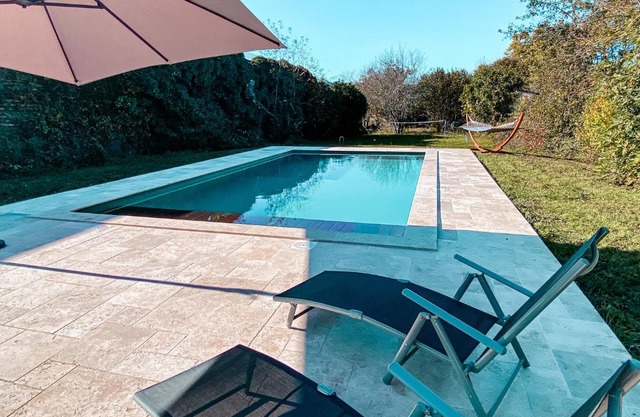 Maison avec piscine chauffée à Montignac