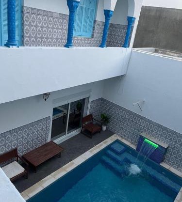 maison avec piscinne 350 m de la plage