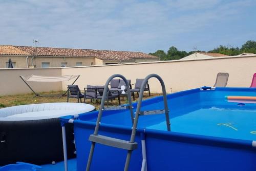 Maison Bohême" entre Collègues ou Famille - Piscine Jacuzzi jusqu'à fin septembre