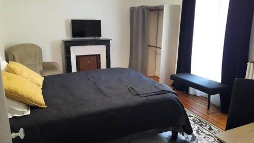 Maison Briand - Grande chambre chez l'habitant - Melun Centre - Wifi, Netflix, Smart TV, Lit à mousse mémoire de forme