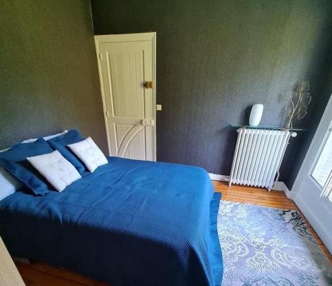 Maison Briand - Petite chambre chez l'habitant - Melun Centre - Wifi, Netflix, Smart TV, Lit à mousse mémoire de forme