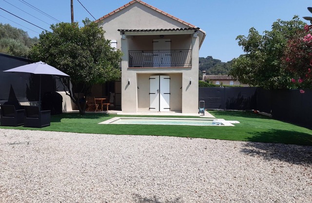 Maison Chaleureuse Avec Piscine