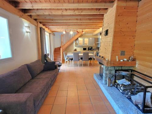 Maison calme avec jardin, 3 chambres, cheminée proche station de ski - FR-1-393-151