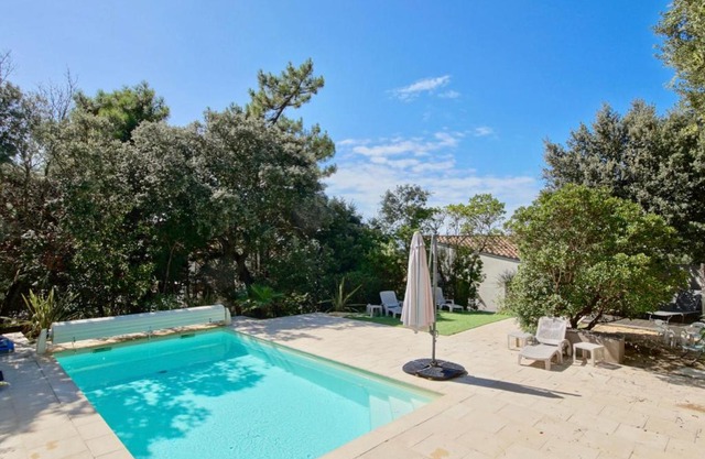 Maison calme aperçu mer avec piscine privée à 28