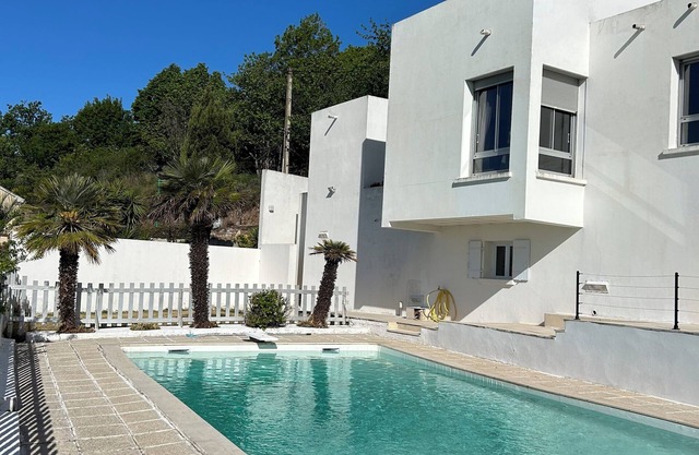 Maison Contemporaine Entre mer et Montagnes