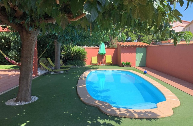 Maison Conviviable Avec Piscine à 10 mn des Plages