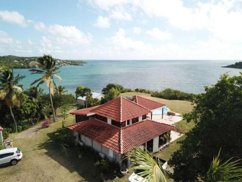 Maison d'Ô Pointe Thalémont, avec petite crique privative