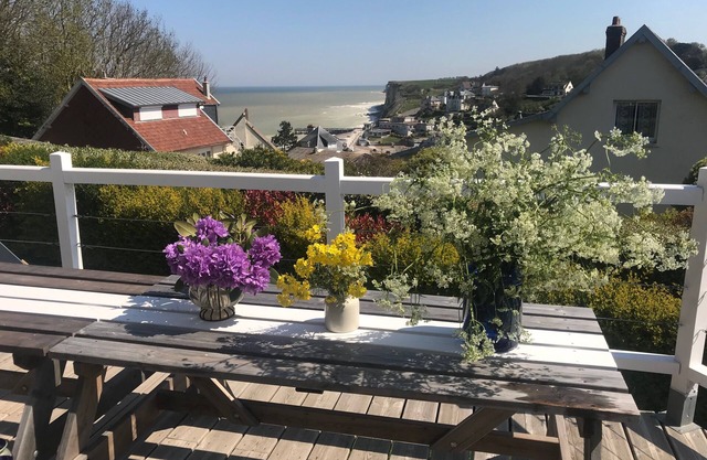 Maison de Charme Pleine vue mer et Falaises. Plage et Village à Pied en 5 min