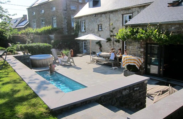 Maison de charme à Crupet et le gîte la suite