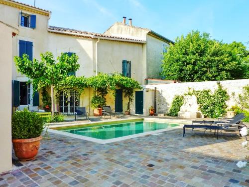 Maison de charme à Mollégès avec piscine privée