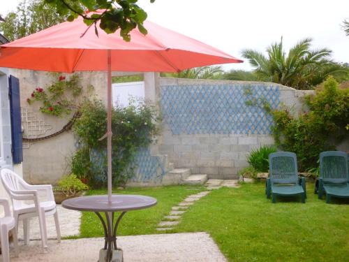 Maison de charme à Plougasnou avec jardin clôturé