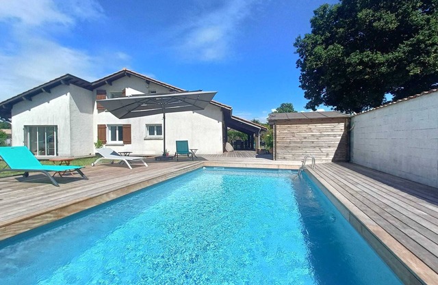 Maison de Charme Avec Piscine-biganos