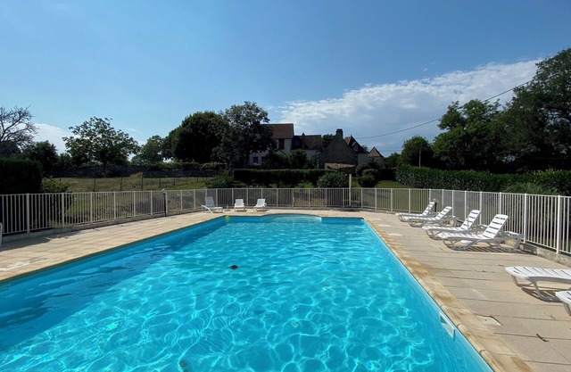 Maison de Famille 12 Personnes à la Campagne . Proximité de Grand Sites