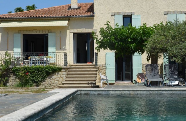 Maison de Famille Avec Piscine Proche Avignon