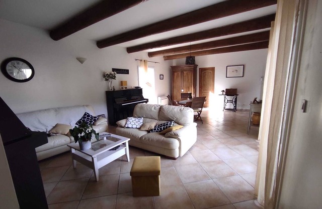 Maison de Quartier Calme.proximité A7/a9. Village Proche Orange et Avignon