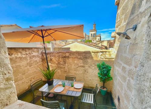 Maison de Roche - Uzès Centre historique La Fenestrelle