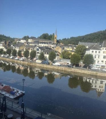 MAISON de VACANCES Bouillon 30 personnes