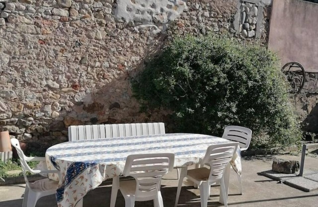 Maison de Village Avec Cour Fermée